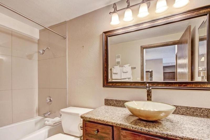 Breckenridge Village 2 Bedroom Luxury Condo Walk To Lifts & Downtown - image 6