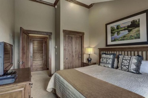Breckenridge Crystal Peak Lodge 4 Bedroom Luxury Condo Ski-In Ski-Out Access - image 14