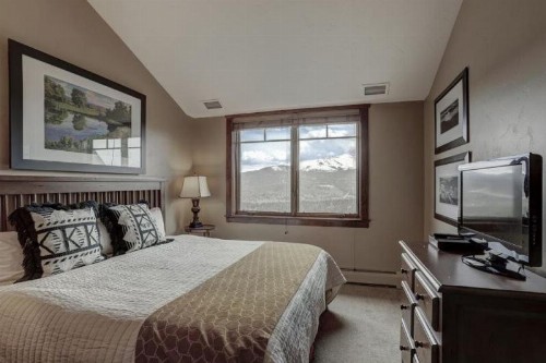 Breckenridge Crystal Peak Lodge 4 Bedroom Luxury Condo Ski-In Ski-Out Access - image 3