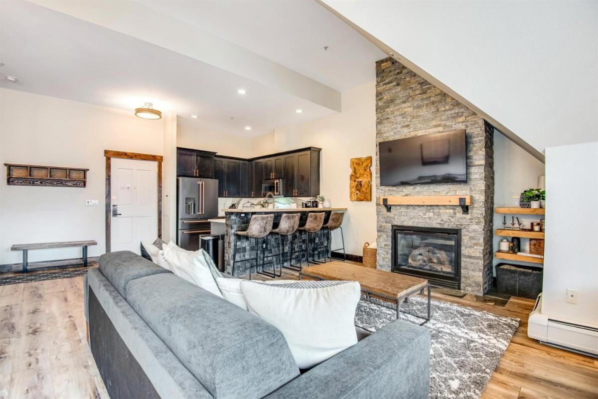 Breckenridge Main Street Station 2 Bedroom Luxury Condo Walk To Ski Lifts - image 3