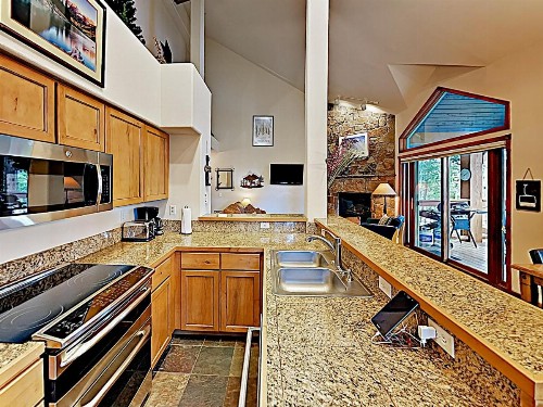 New Listing! Refined Condo W/ Hot Tub – Near Lifts Condo - image 12