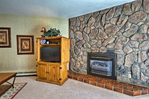 Park Place Condo with Pool Access on Shuttle Stop! - image 10