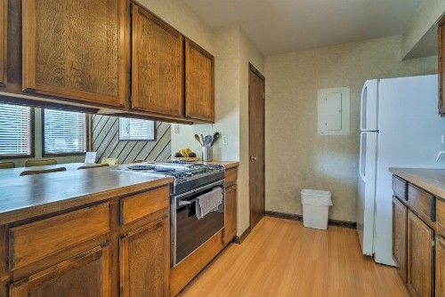 Park Place Condo with Pool Access on Shuttle Stop! - image 8