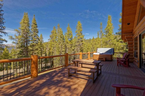 Luxe Log Cabin with Hot Tub Bar and Mtn Views in Breck - image 6