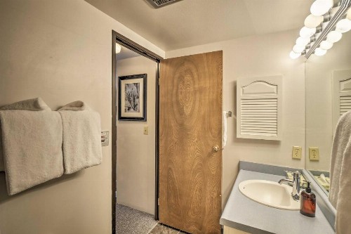 Breckenridge Condo in The Village Ski-In and Ski-Out! - image 6