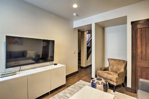 Stunning Breckenridge Home with Hot Tub Explore DT! - image 7