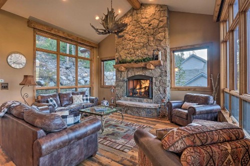 Hilltop Breck Home Hot Tub Views and Walk to Town - image 6