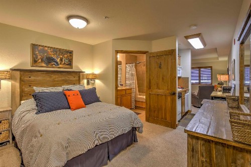 Breck Base Condo - Steps to Mtn and Main Street! - image 3