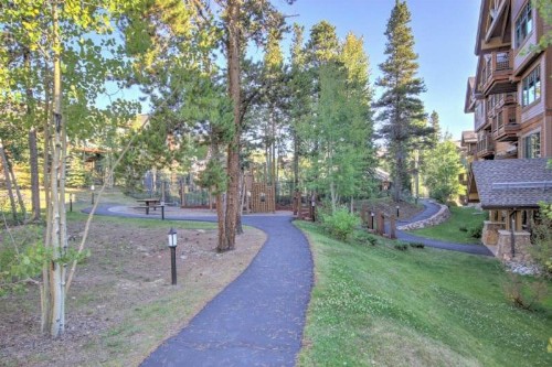 Breck Mtn Thunder 3 Townhome 305 - image 4