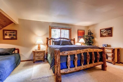 Pine Station House 5 BR Loft with Hot Tub and Views - image 13