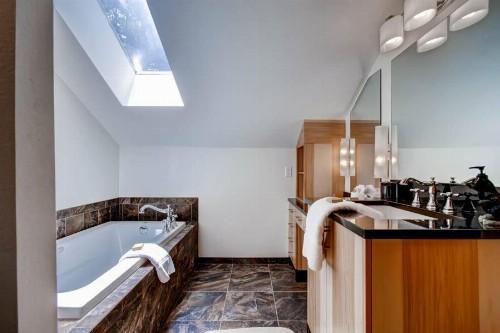 Pine Station House 5 BR Loft with Hot Tub and Views - image 14