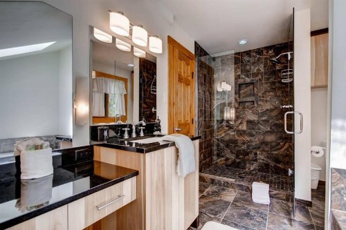 Pine Station House 5 BR Loft with Hot Tub and Views - image 15