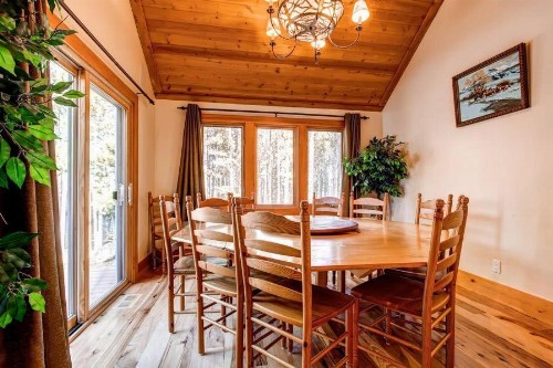 Pine Station House 5 BR Loft with Hot Tub and Views - image 6