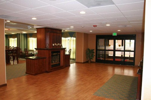 Hampton Inn Brentwood - image 14