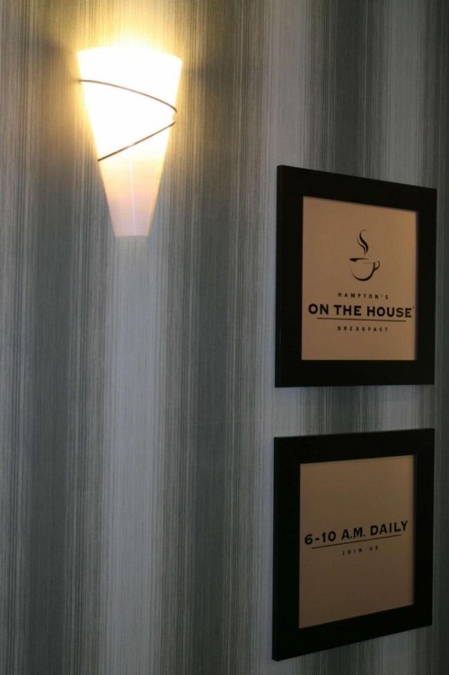 Hampton Inn Brentwood - image 15