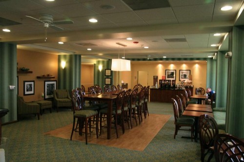Hampton Inn Brentwood - image 5