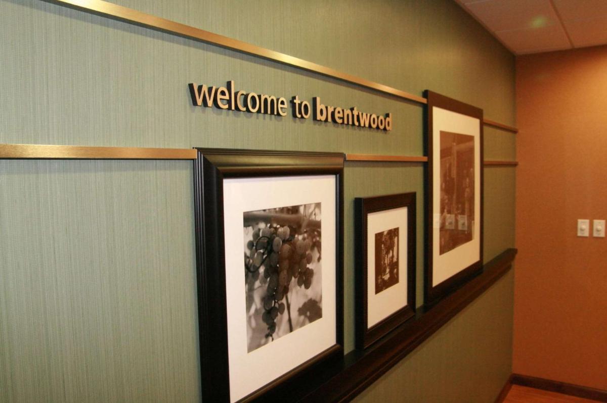 Hampton Inn Brentwood - image 7