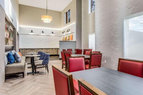 Comfort Inn & Suites - image 22
