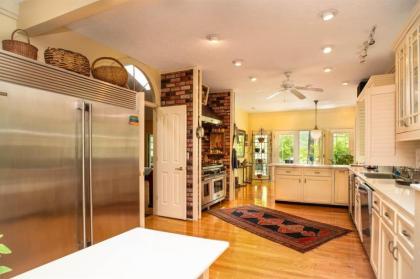 Ticoa Lake House - image 2