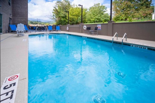 Holiday Inn Express & Suites Brevard - City Center - image 22