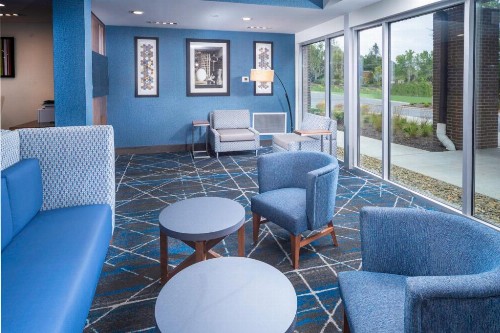 Holiday Inn Express & Suites Brevard - City Center - image 3
