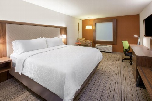 Holiday Inn Express & Suites Brevard - City Center - image 40
