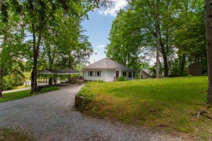 The White Cottage - image 11