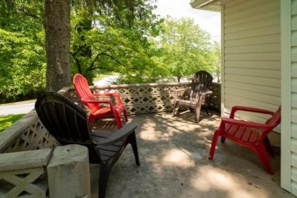 The White Cottage - image 9