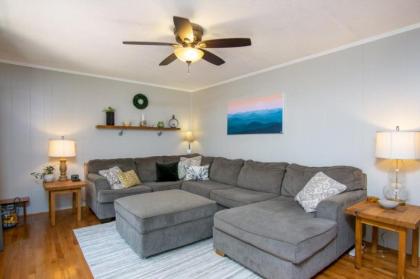 Private Downtown Retreat - image 11