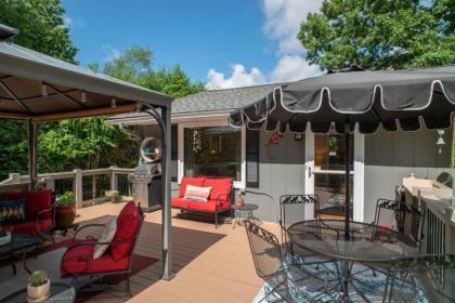Private Downtown Retreat - image 2