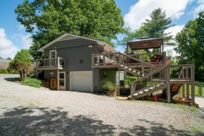 Private Downtown Retreat - image 6