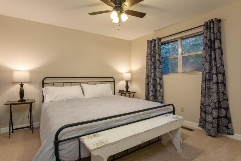 Shady Creek Cabin - image 2