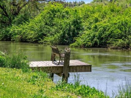 River Cabin - image 2