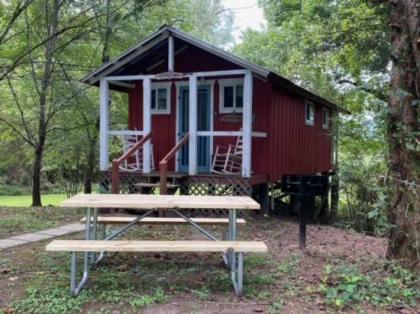 River Cabin - image 4