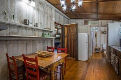 Meadow Cabin - image 10