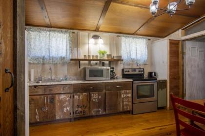 Meadow Cabin - image 11