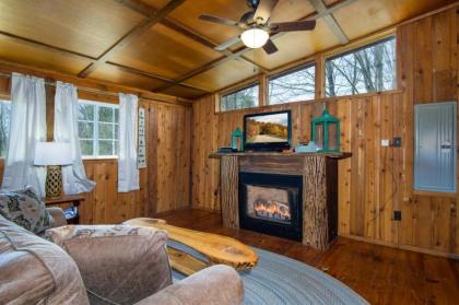 Meadow Cabin - image 3