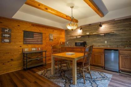Blissful Bear Private Cabin Retreat - image 10