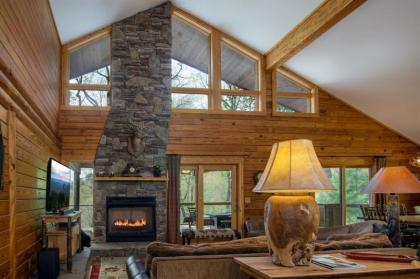 Blissful Bear Private Cabin Retreat - image 14