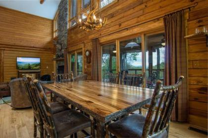 Blissful Bear Private Cabin Retreat - image 7