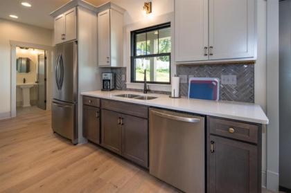 Kings Creek Cottage Downtown - image 6