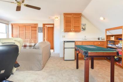 807 Classic Cape Charm with Beautiful Water Views Walk to the Beach and Bring Your Dog