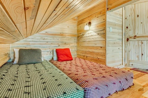 The Red Door Retreat - image 8