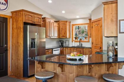 520_Vasel Town Home - image 12