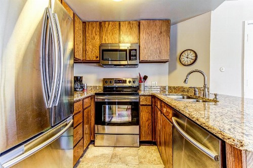 Brianwood Condos - image 11