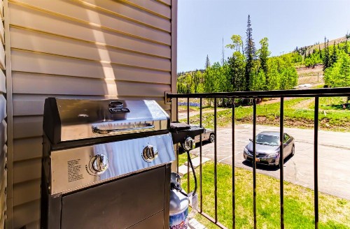 Brianwood Condos - image 8