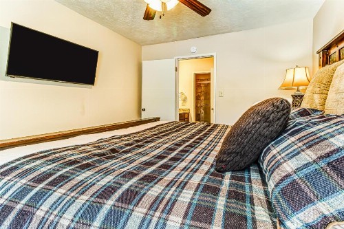 Brianwood Condos - image 9