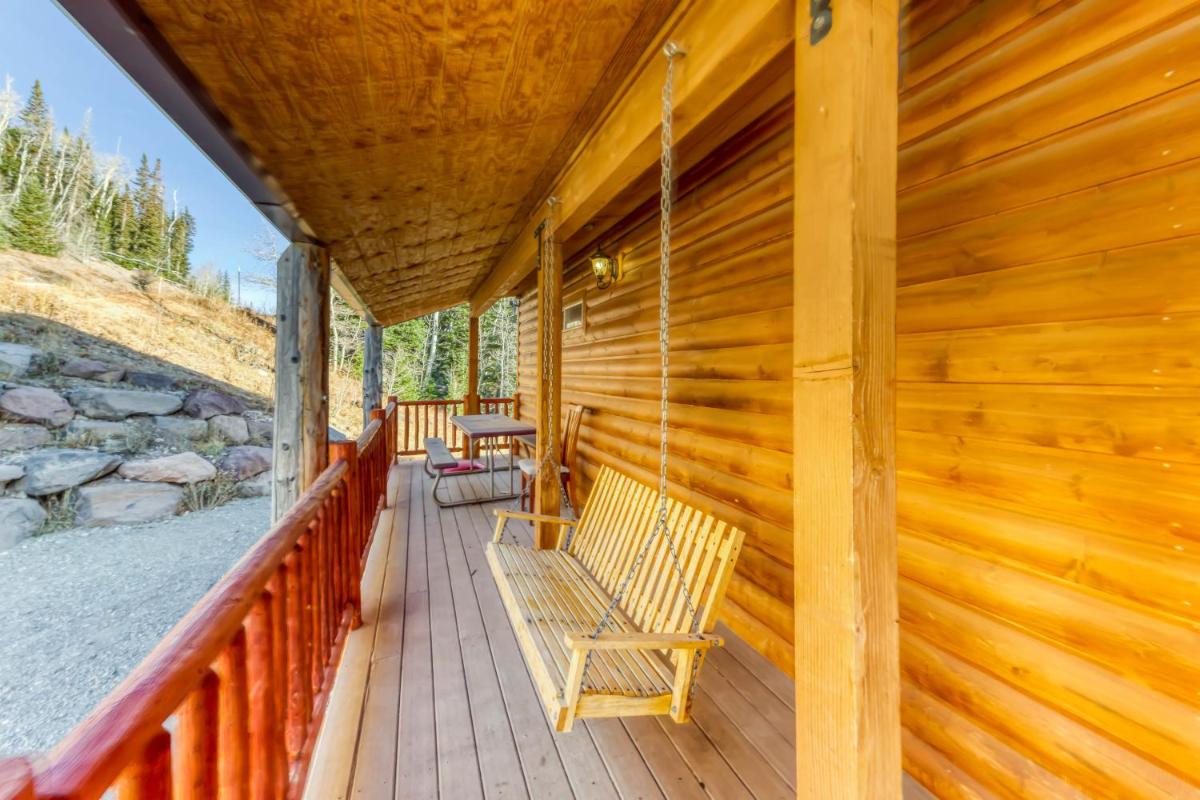 580 Hunter Ridge Dr - View~Topia - image 3