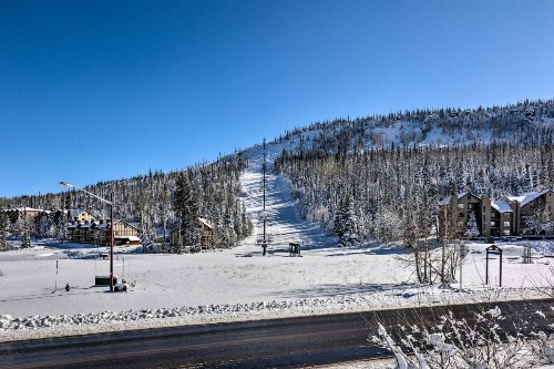 Group Ski Getaway Near the Base of Chairlift 8! - image 10