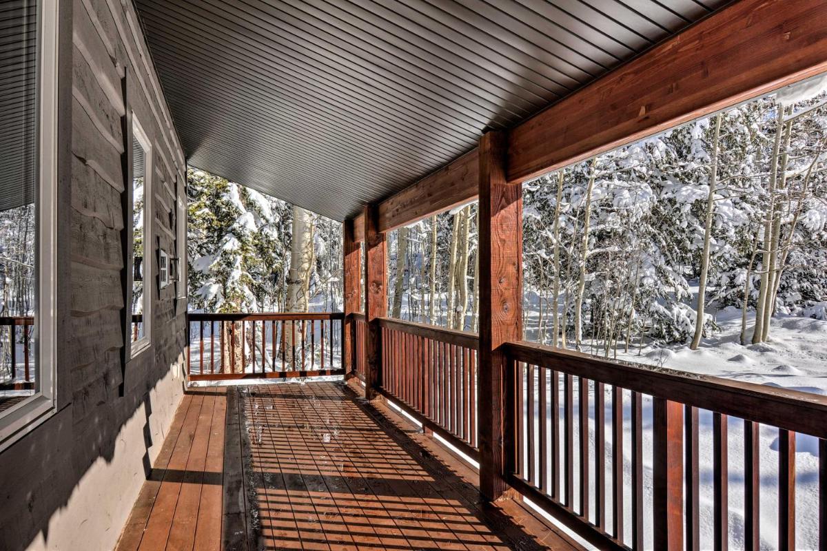 Group Ski Getaway Near the Base of Chairlift 8! - image 6